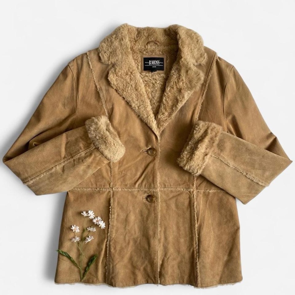 Vintage Y2K tan suede coat w/faux fur trim